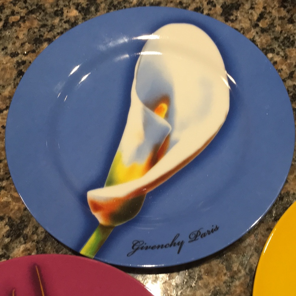 GIVENCHY PARIS Flower Plates Set - Picture 4 of 5